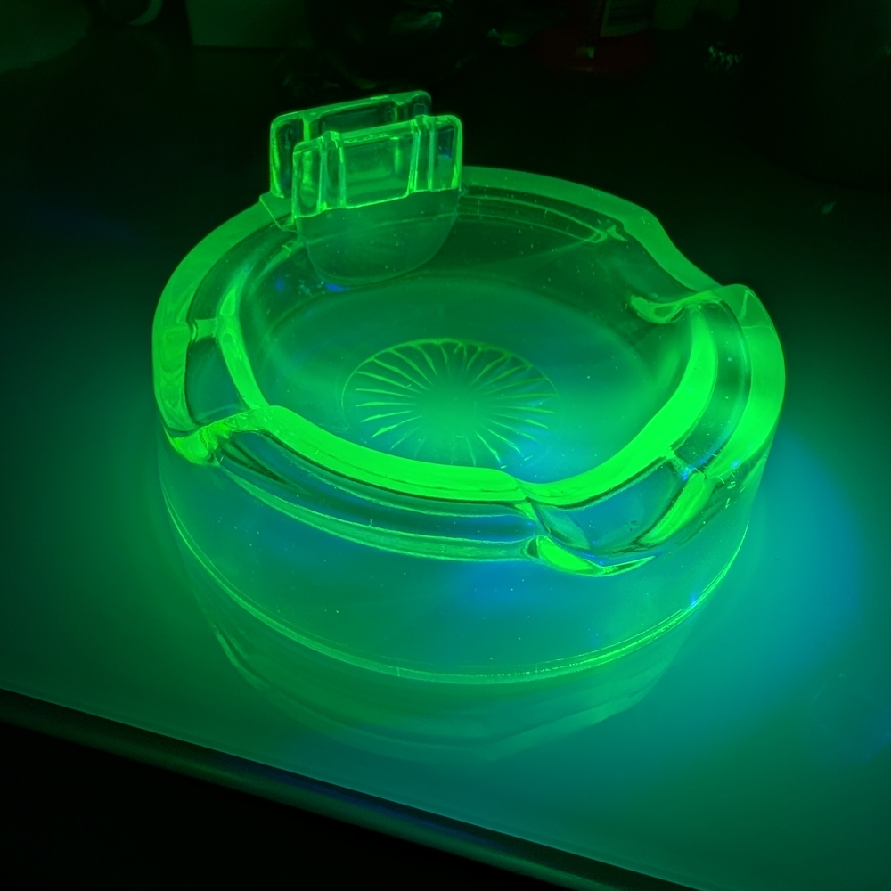 Vintage uranium glass ash tray